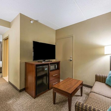 Comfort Suites Chicago O'Hare Airport Шиллер-Парк Экстерьер фото