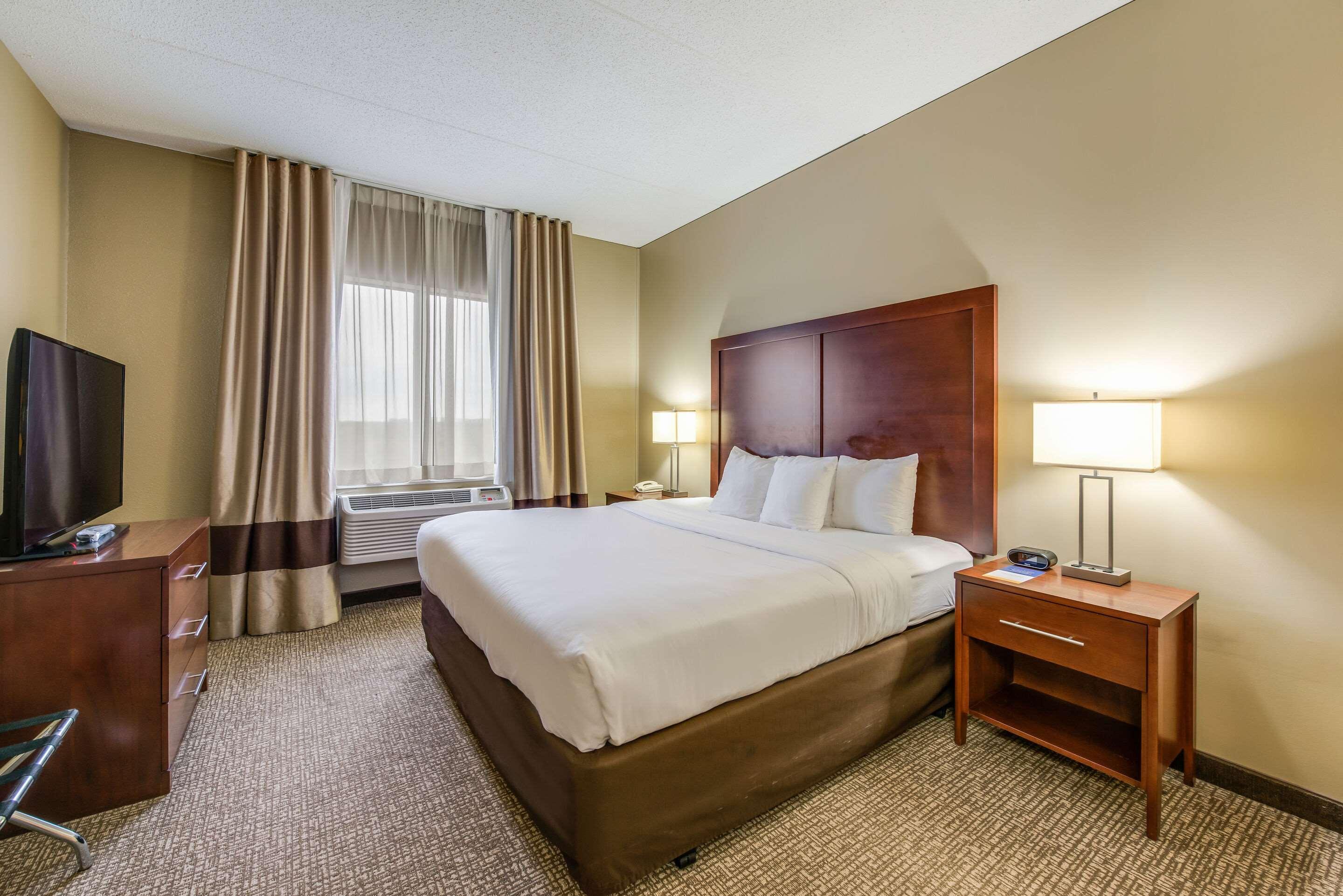 Comfort Suites Chicago O'Hare Airport Шиллер-Парк Экстерьер фото